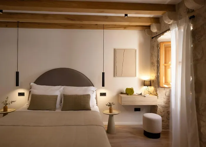 Old Town Olive Luxury Room For 2
